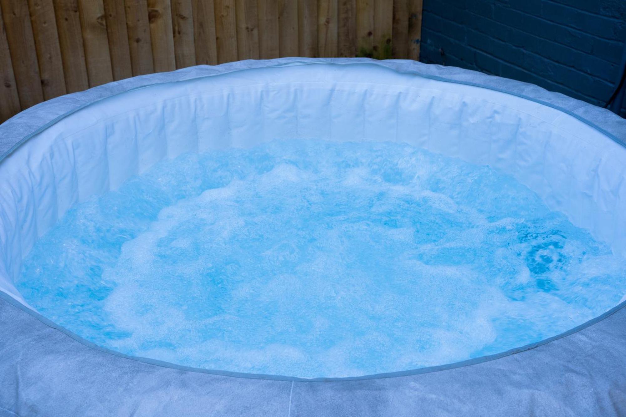 Modern 3Bed Home With Hot Tub 리즈 외부 사진